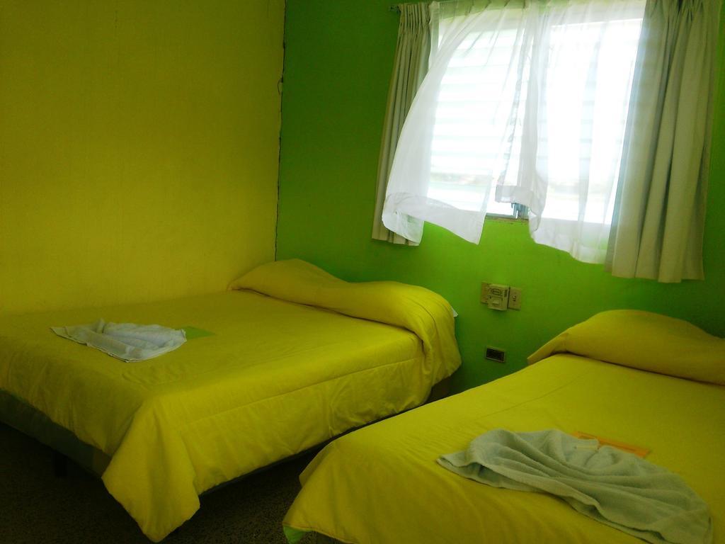 Green World Hotel Flores Room photo